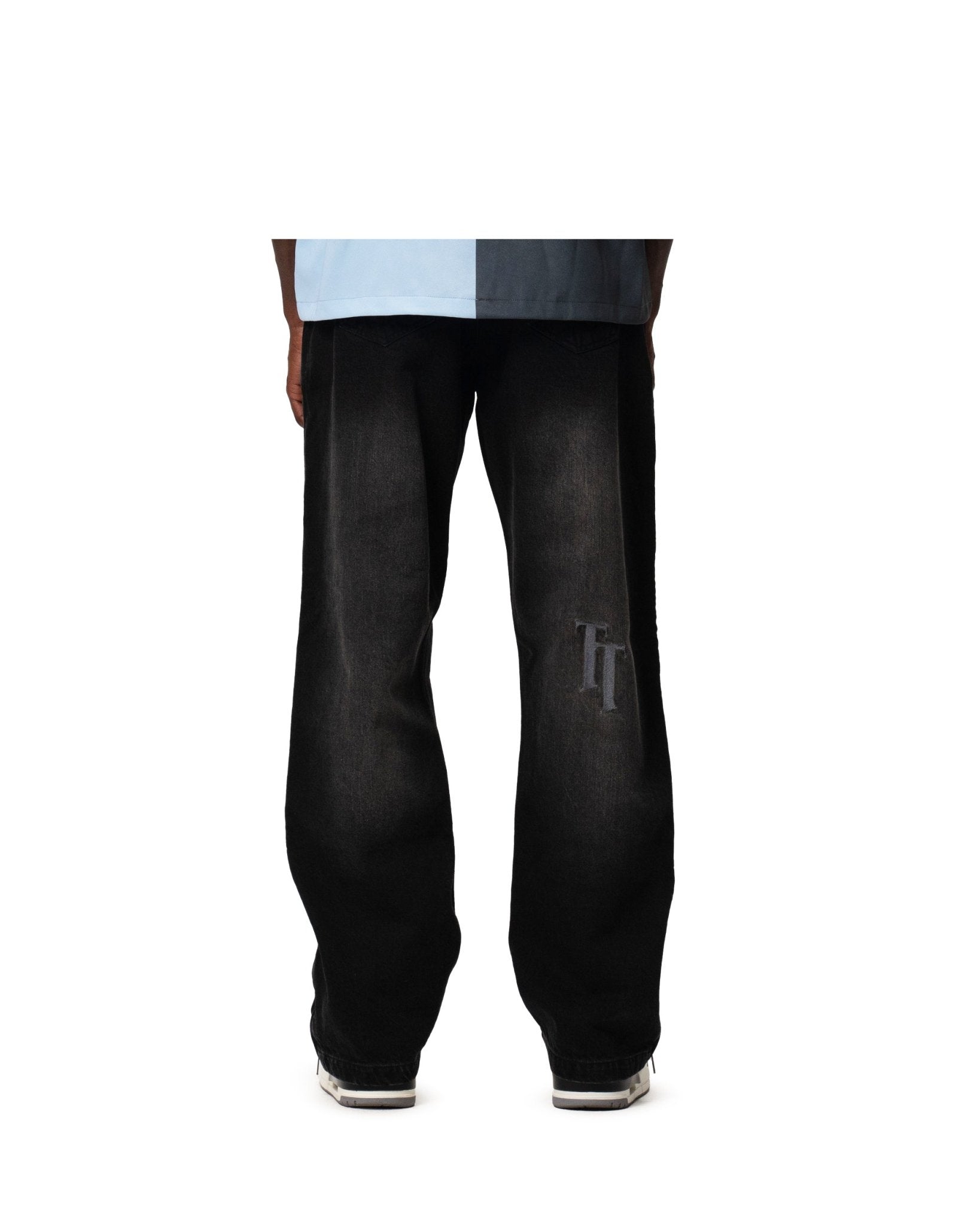EVERYDAY CARPENTER "WASHED BLACK" RIPPED - theonesclo